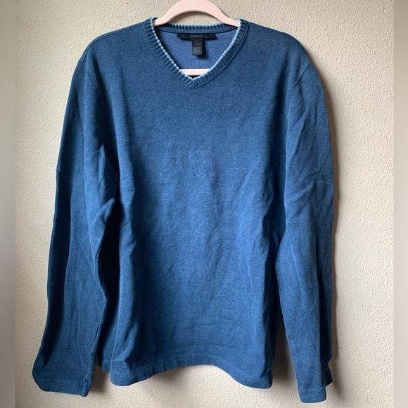 Express Other - Express Men’s Classic Fit sweater. Size M.
